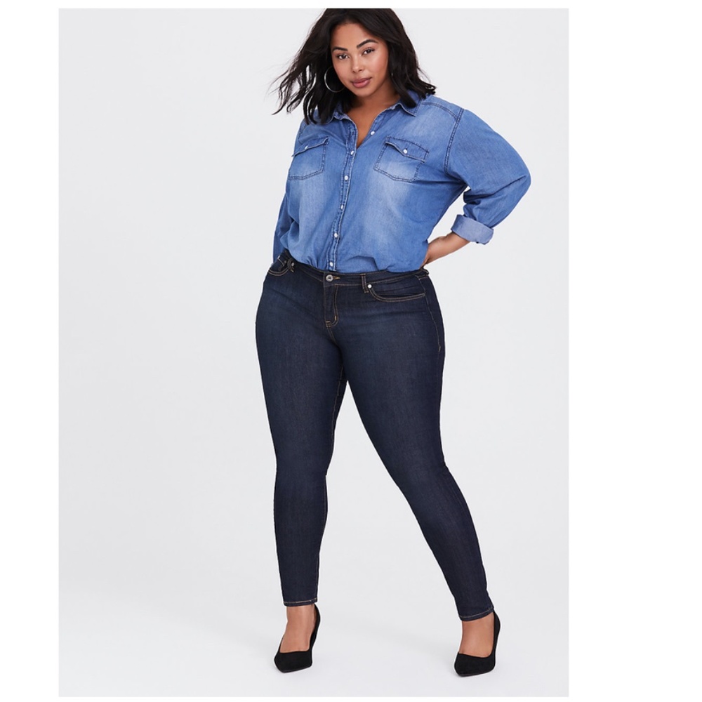 TORRID Denim Curvy Skinny Jeans Size 22S
